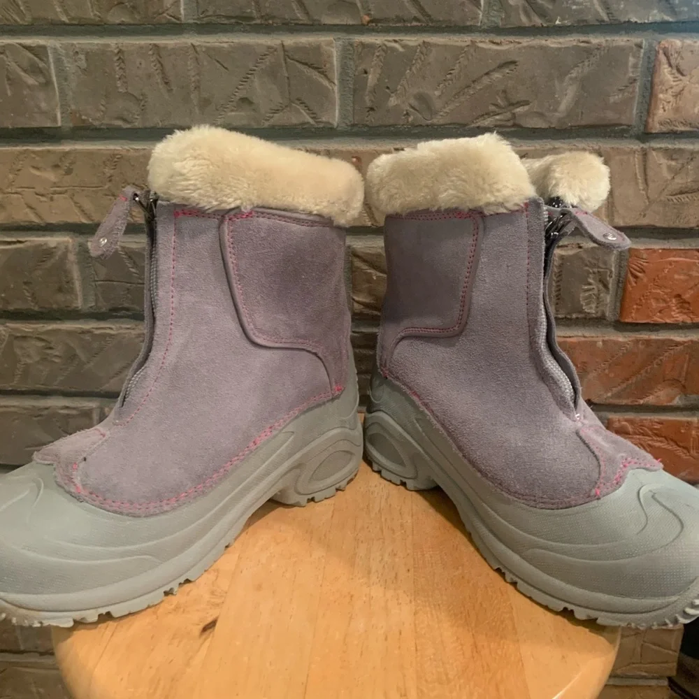 Columbia Girls Zippered Warmly Lined Snow Boots Purple/Grey Size 3